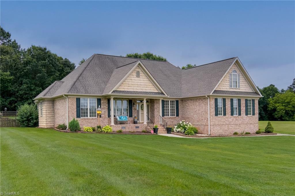 Property Photo: 160 Serenity Pointe Drive NC 27284