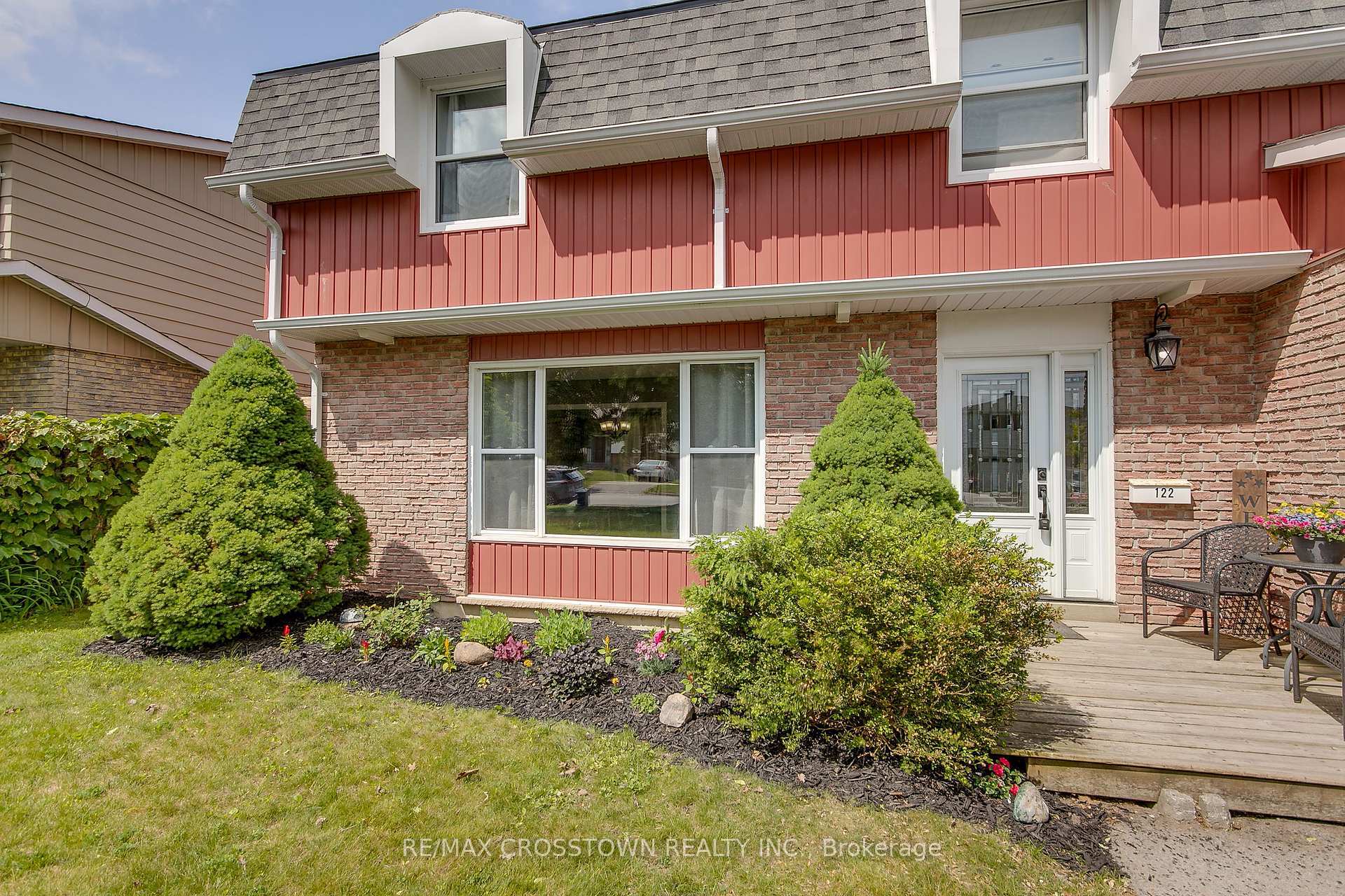 Property Photo: 122 Marshall Street ON L4N 4L5