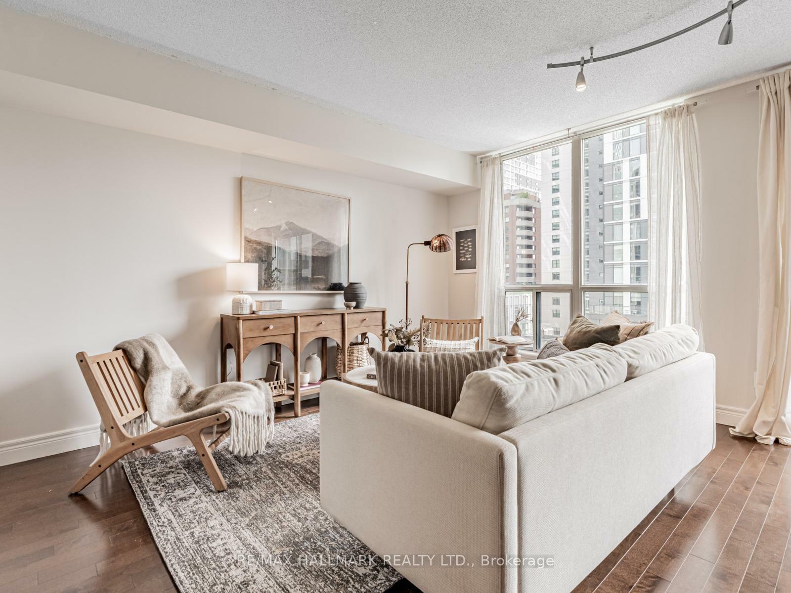 Property Photo: 75 Dalhousie Street 710 ON M5B 2R9