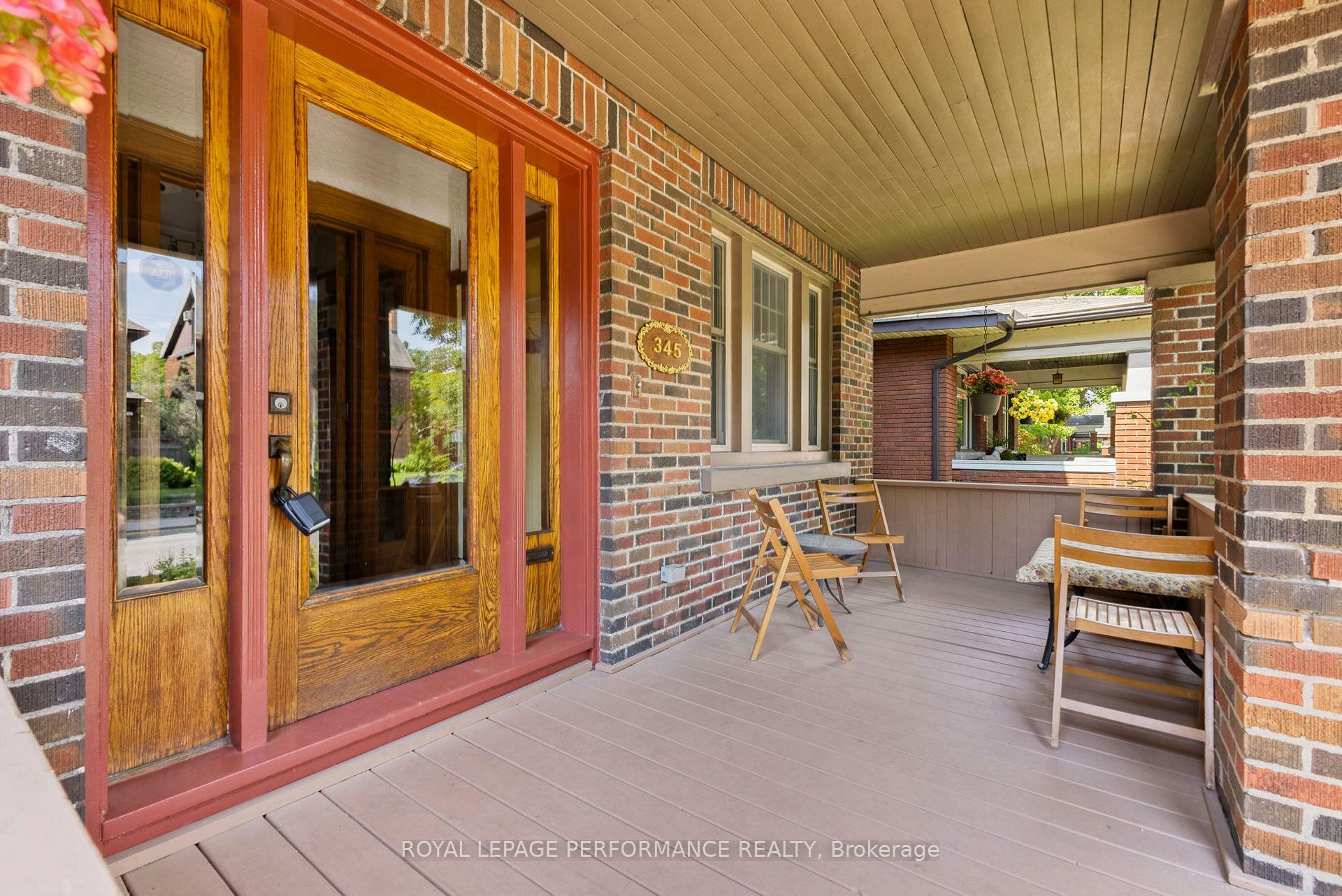 Property Photo: 345 Third Avenue ON K1S 2K4