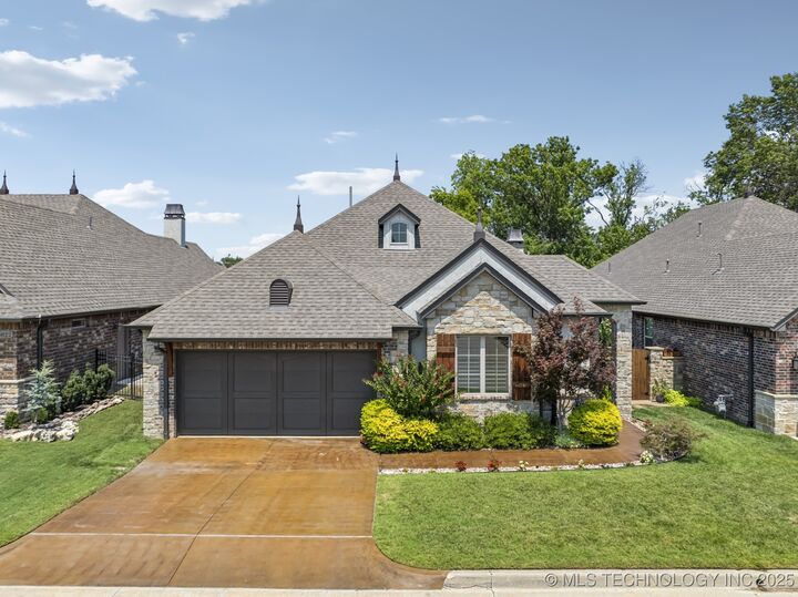 Property Photo:  3818 W Phoenix Place  OK 74011 