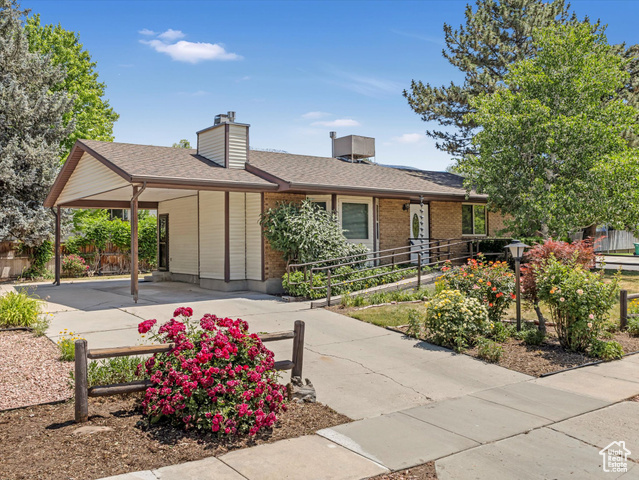 Property Photo: 9751 S Annalyn Dr E UT 84070