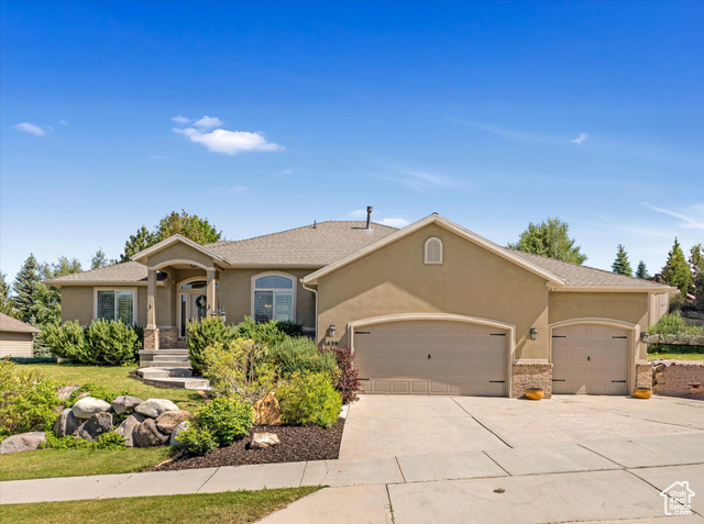 Property Photo: 1639 E Lone Oak Dr UT 84020