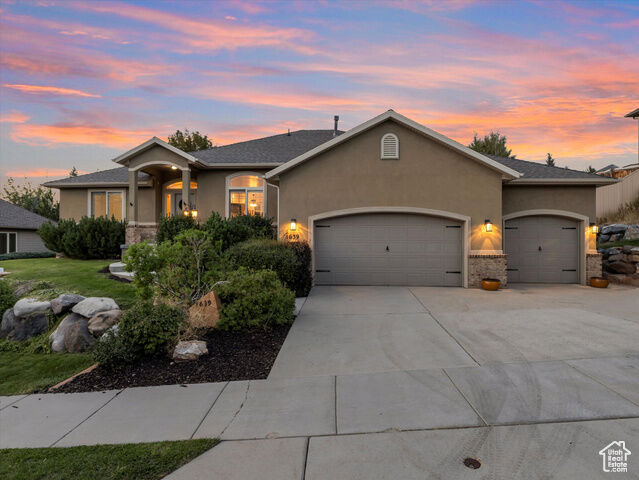 Property Photo: 1639 E Lone Oak Dr UT 84020