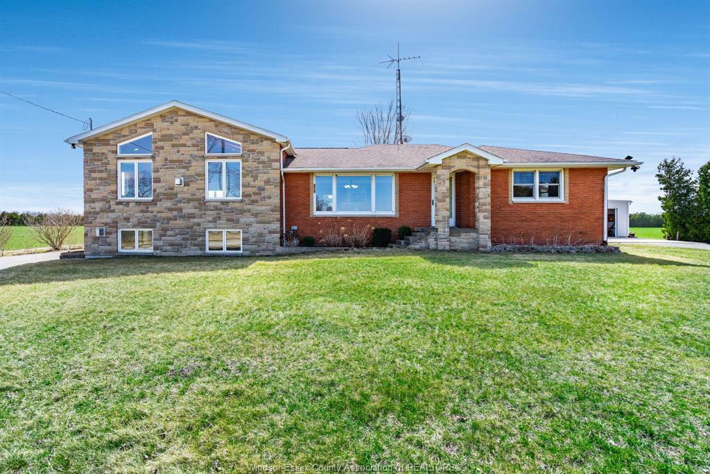Property Photo: 208 Mersea Rd 8 ON N8H 3V8