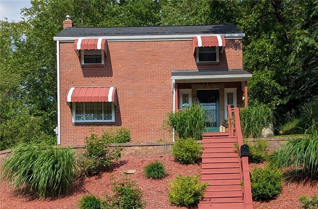 Property Photo: 218 Bascom PA 15214
