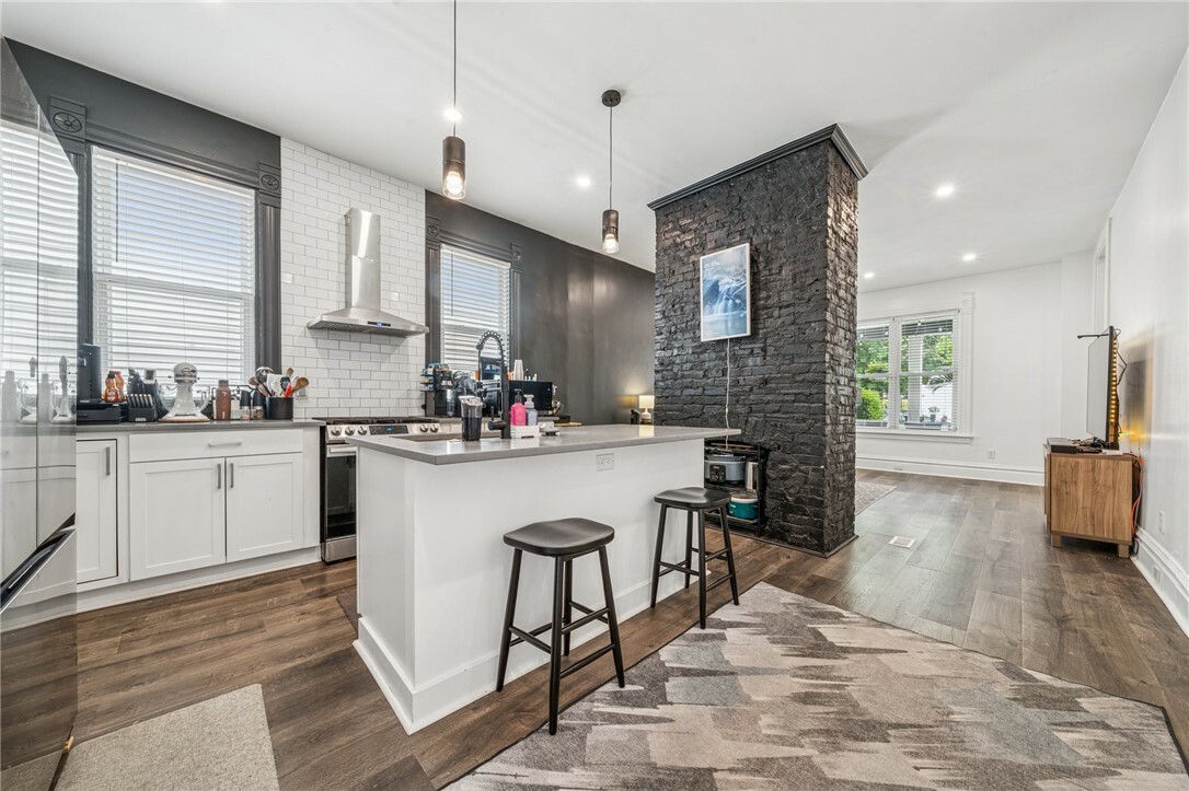 Property Photo:  221 W 10th Ave  PA 15120 