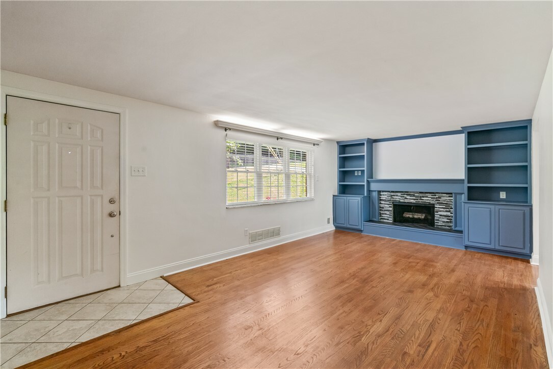Property Photo: 765 Brafferton Dr PA 15228