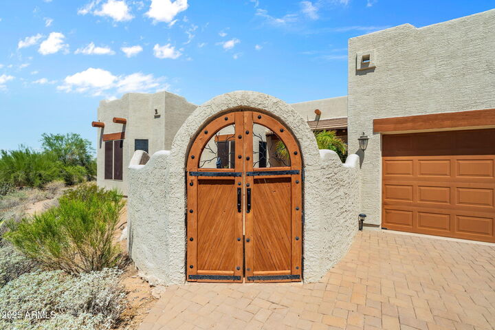 Property Photo: 32826 N 54th Street AZ 85331