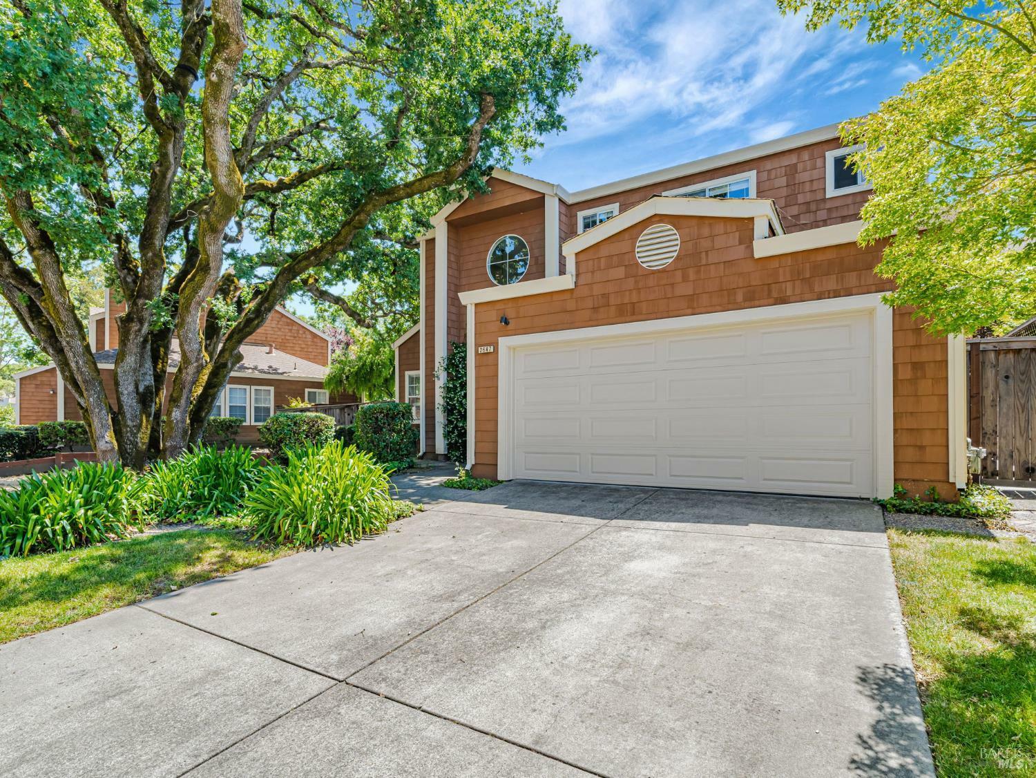 Property Photo:  2647 Lago Oaks Drive  CA 95405 