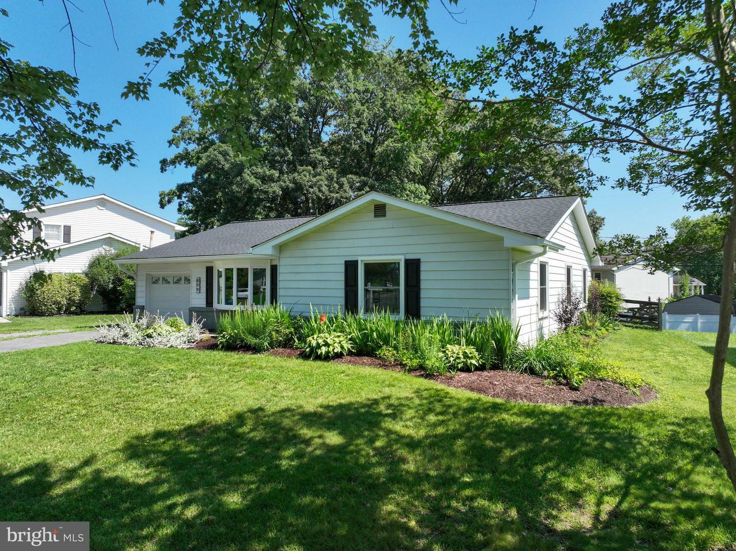 899 Winterhaven Drive  Gambrills MD 21054 photo