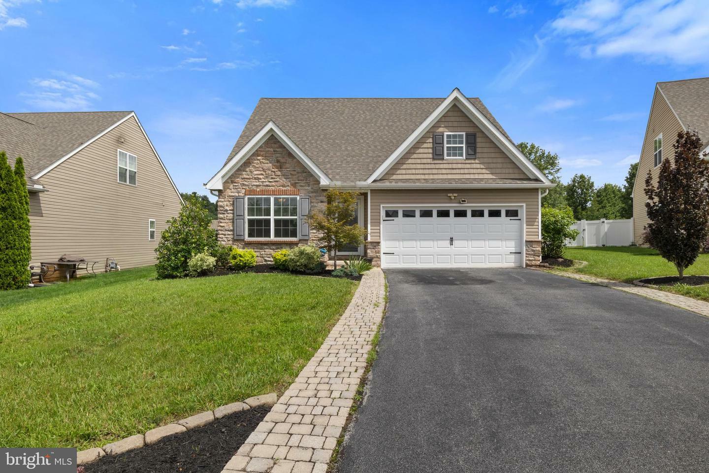 90 Dylan Drive  York PA 17404 photo