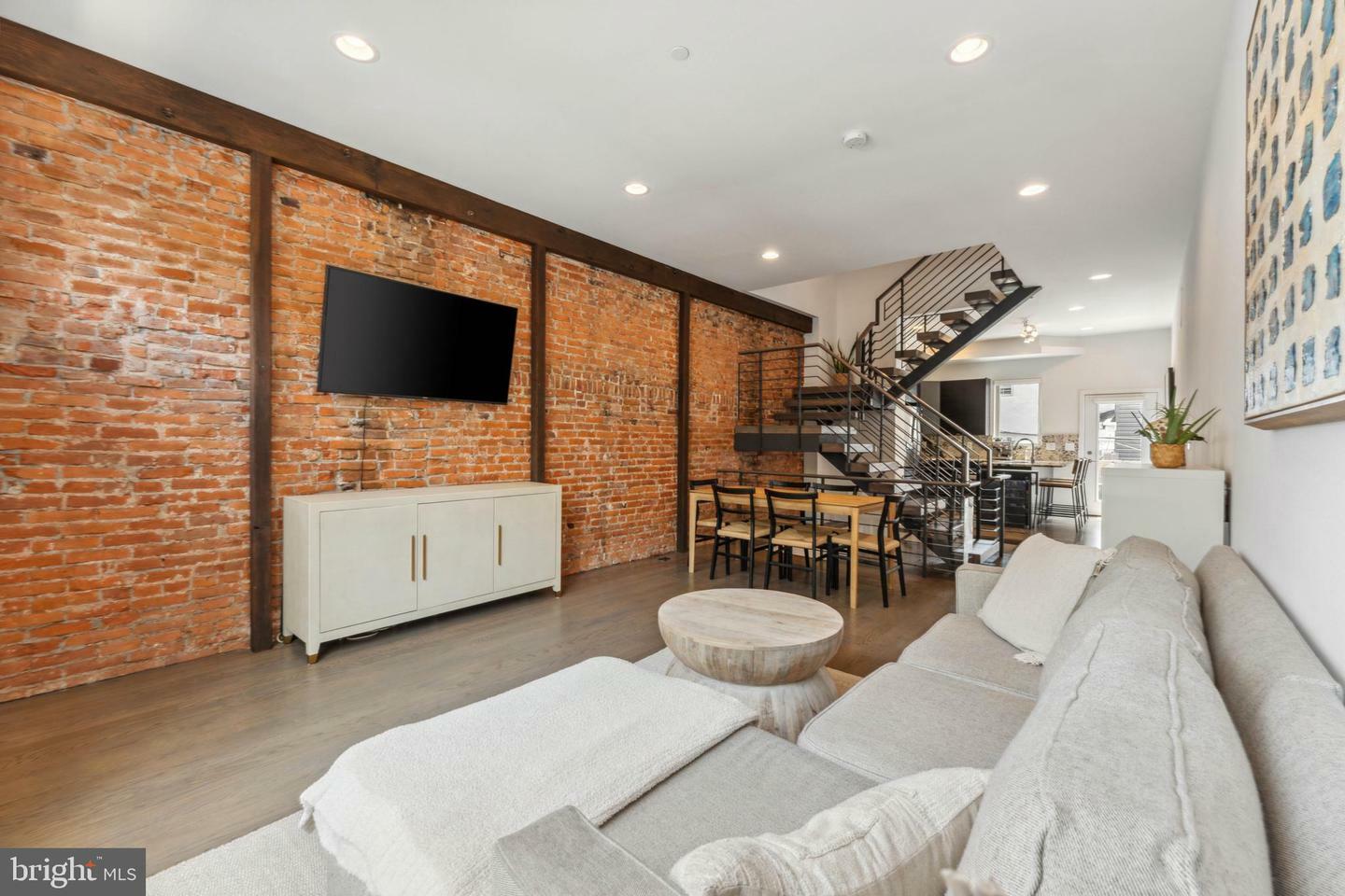 Property Photo: 2228 Carpenter Street PA 19146