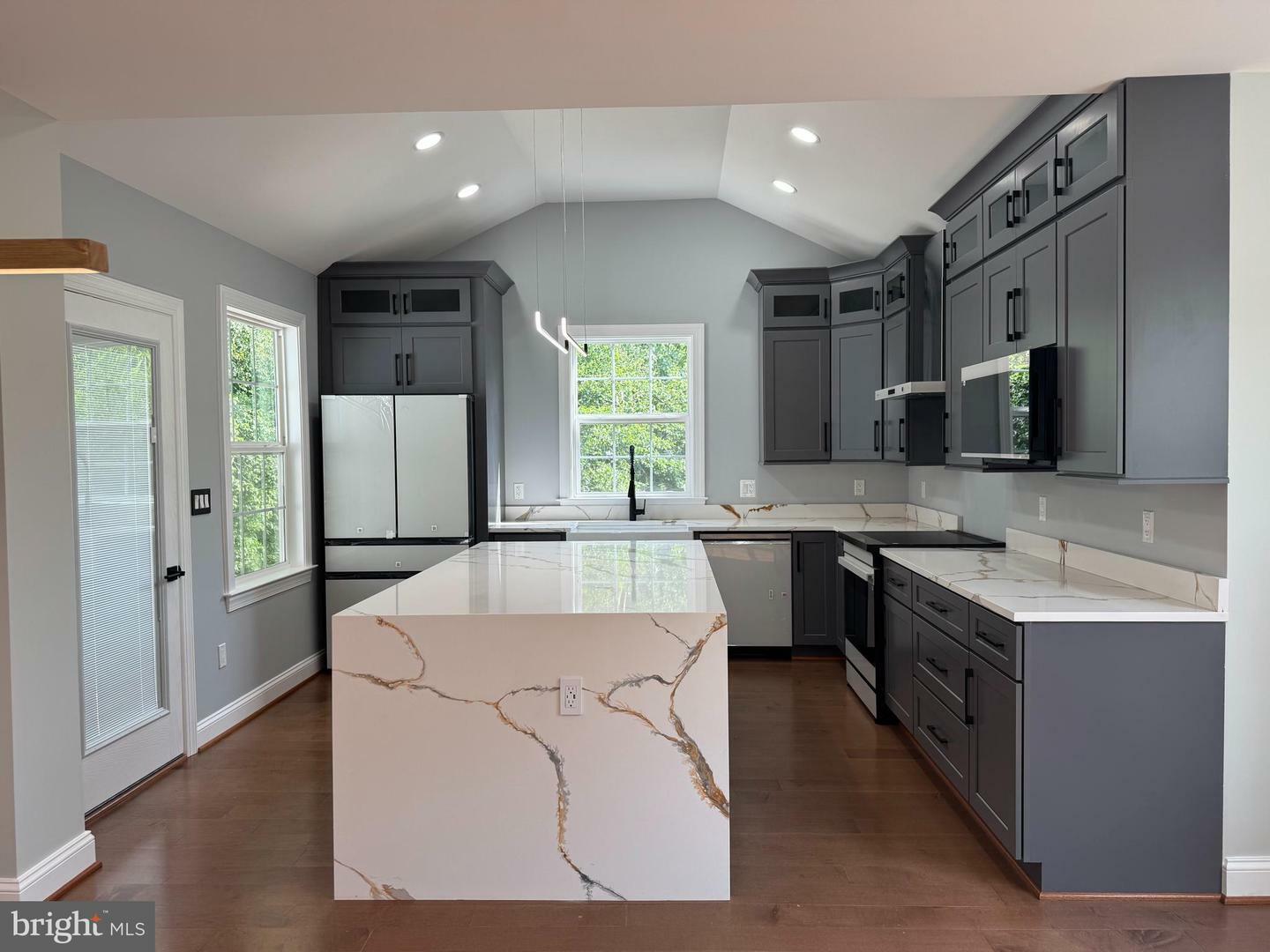 Property Photo:  505 Belford Place  MD 20912 