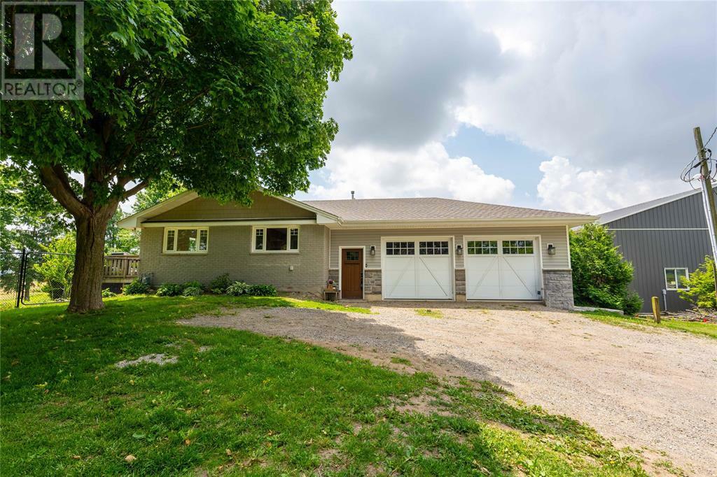 4047 Confederation Road  Plympton-Wyoming ON N0N 1T0 photo