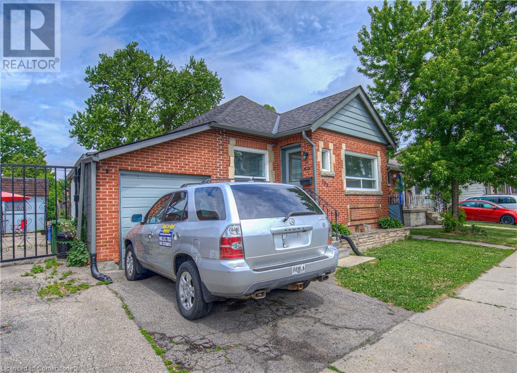 Property Photo: 153 Fairfield Avenue ON L8H 5H3
