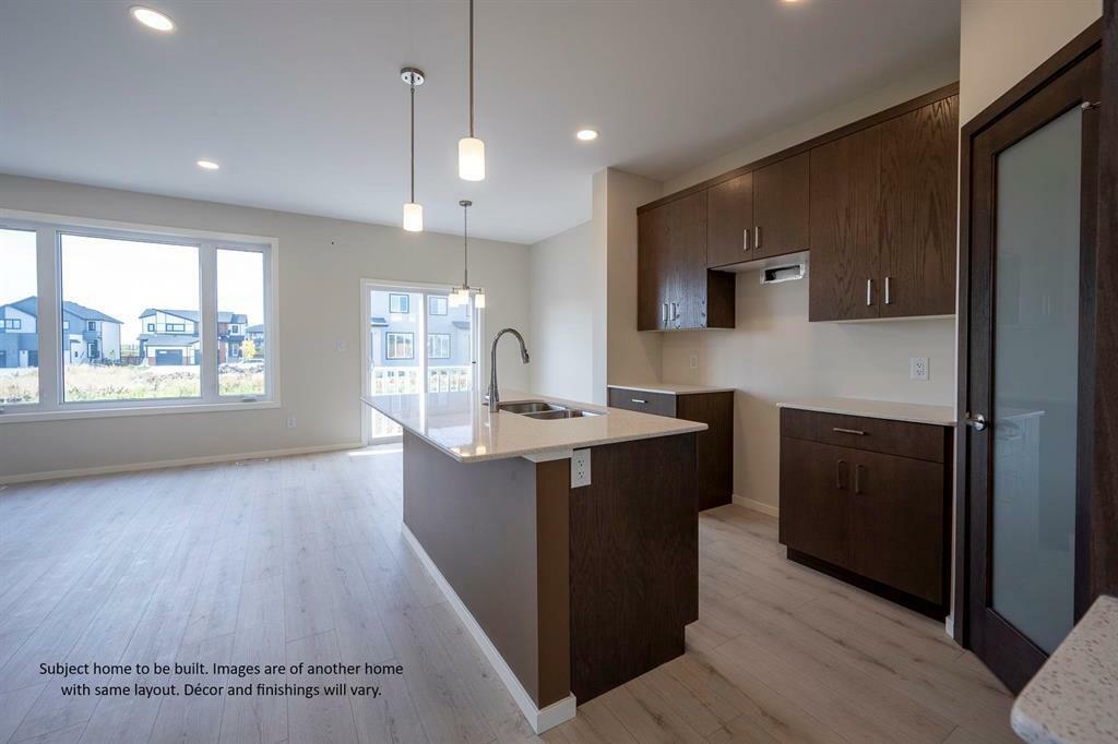 Property Photo: 61 Harvest Lane MB R5A 0B6