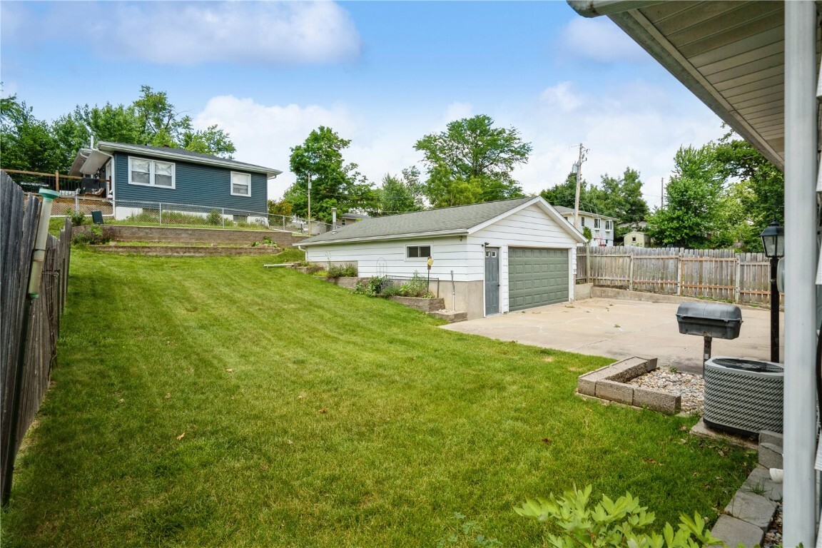 Property Photo: 3624 Bel Air Drive SE IA 52403