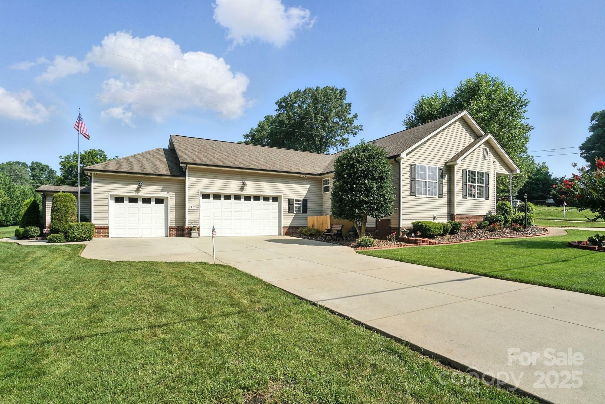 Property Photo: 402 Walnut Street 11 NC 28023