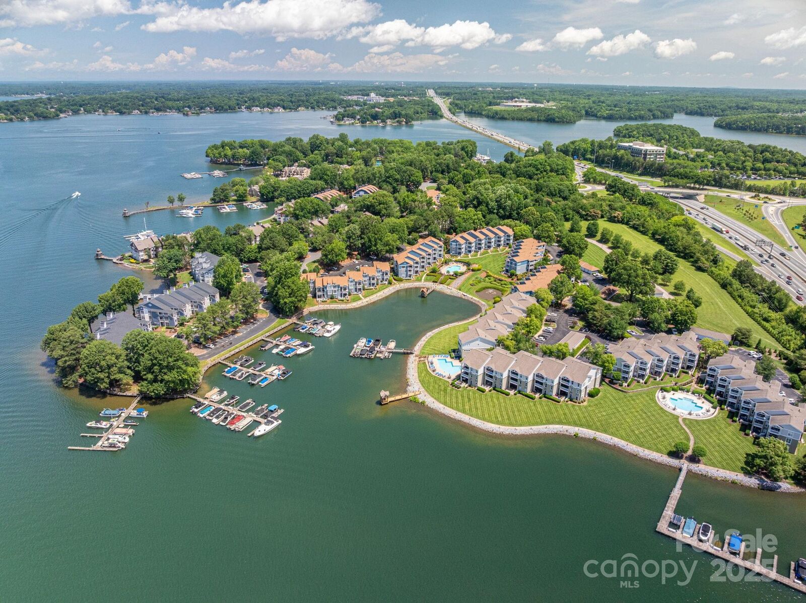 Property Photo: 1018 Southwest Drive SW 18 NC 28036