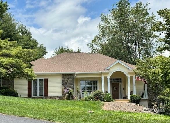 Property Photo: 100 Bayberry Way NC 28739