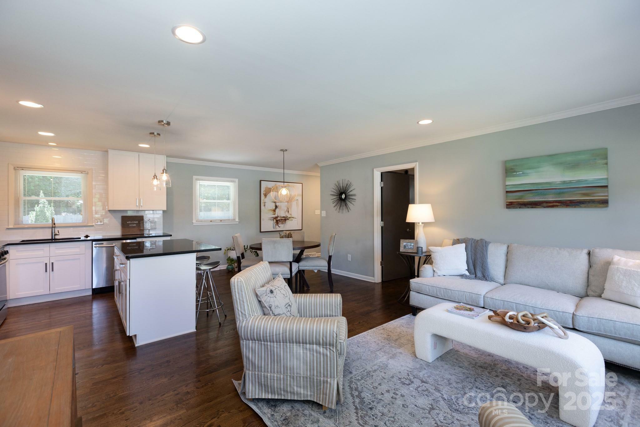 Property Photo: 1114 Urban Place NC 28209