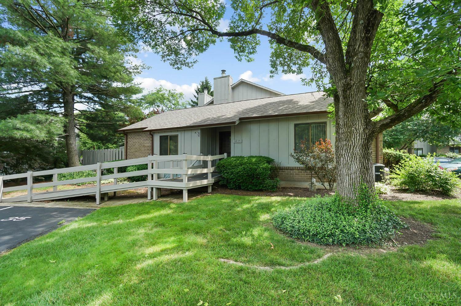 Property Photo: 3235 Pebblebrook Lane OH 45251