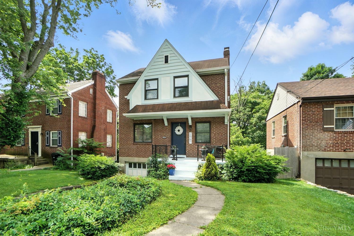 Property Photo: 2967 Mapleleaf Avenue OH 45212