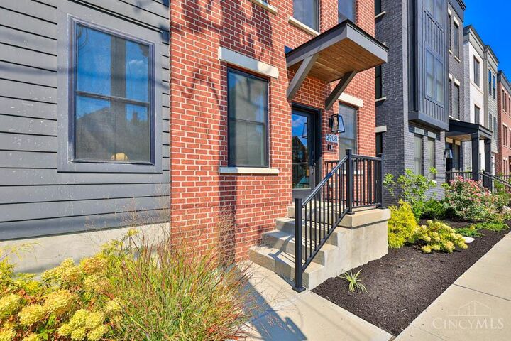 Property Photo: 2908 Robertson Avenue OH 45209
