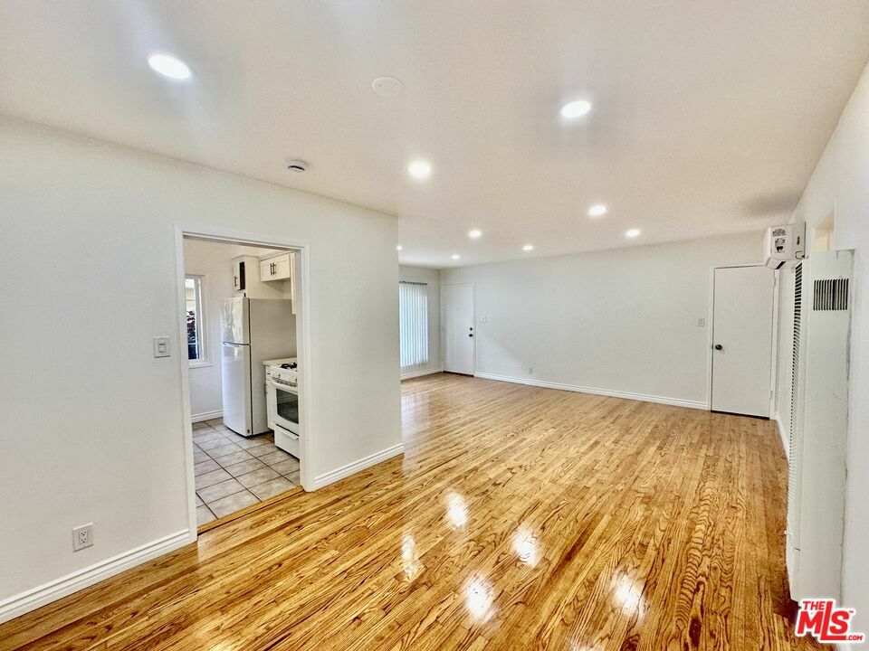 Property Photo: 1108 S Sherbourne Dr CA 90035