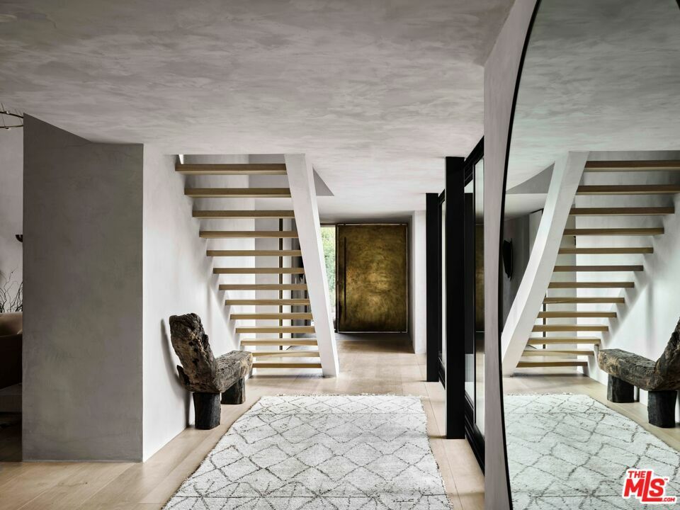 Property Photo:  6153 Bonsall Dr  CA 90265 