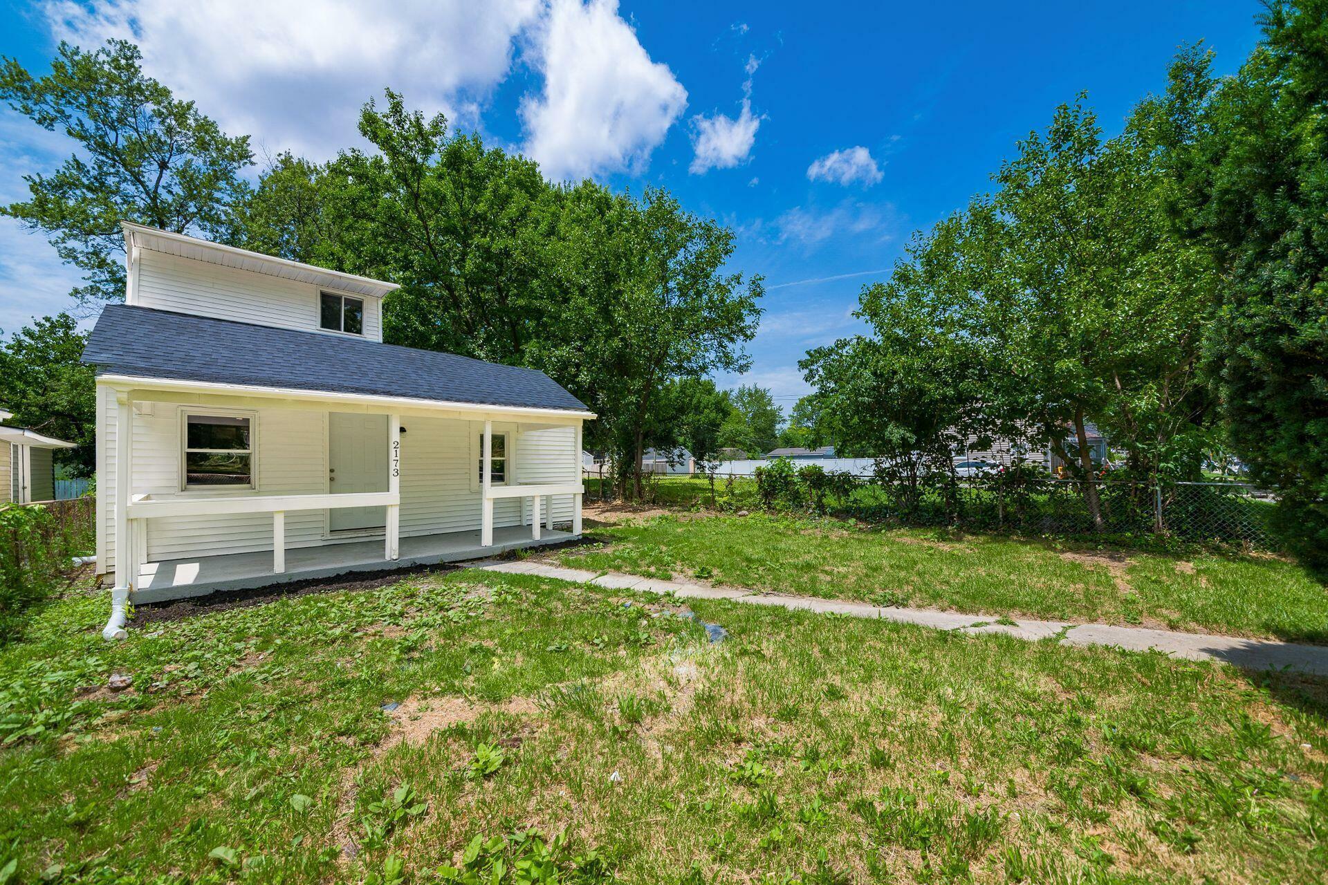 Property Photo: 2173 Lexington Avenue OH 43211