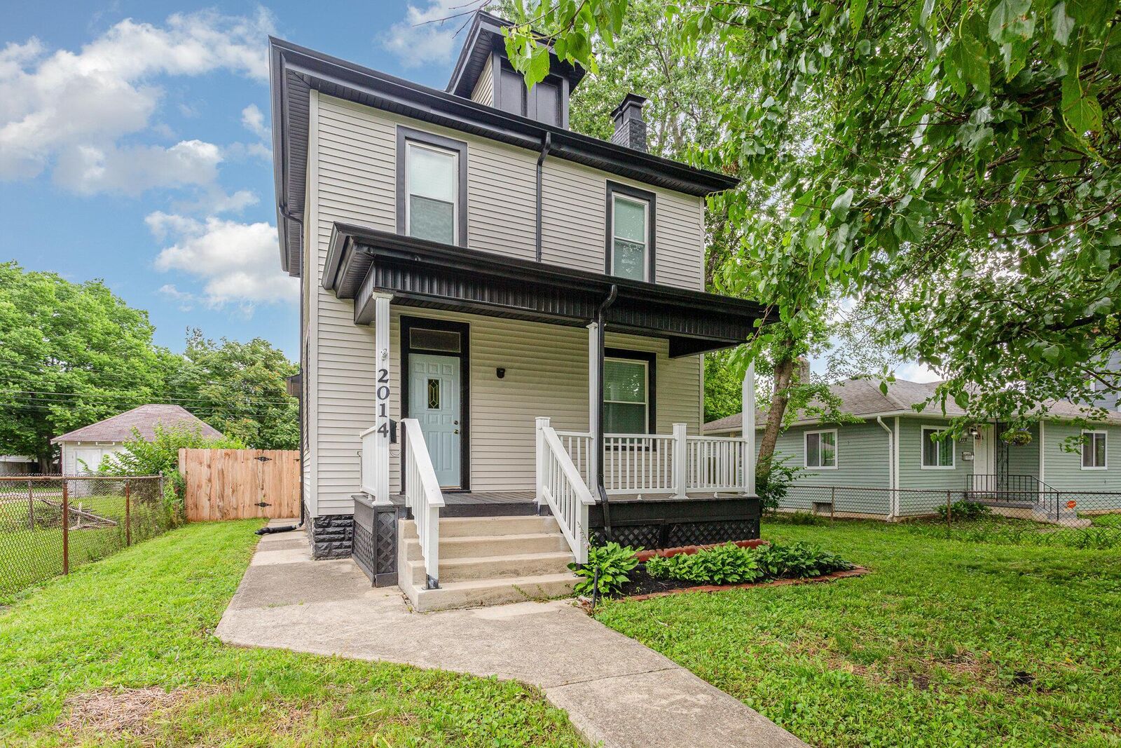 Property Photo:  2014 Floral Avenue  OH 43223 