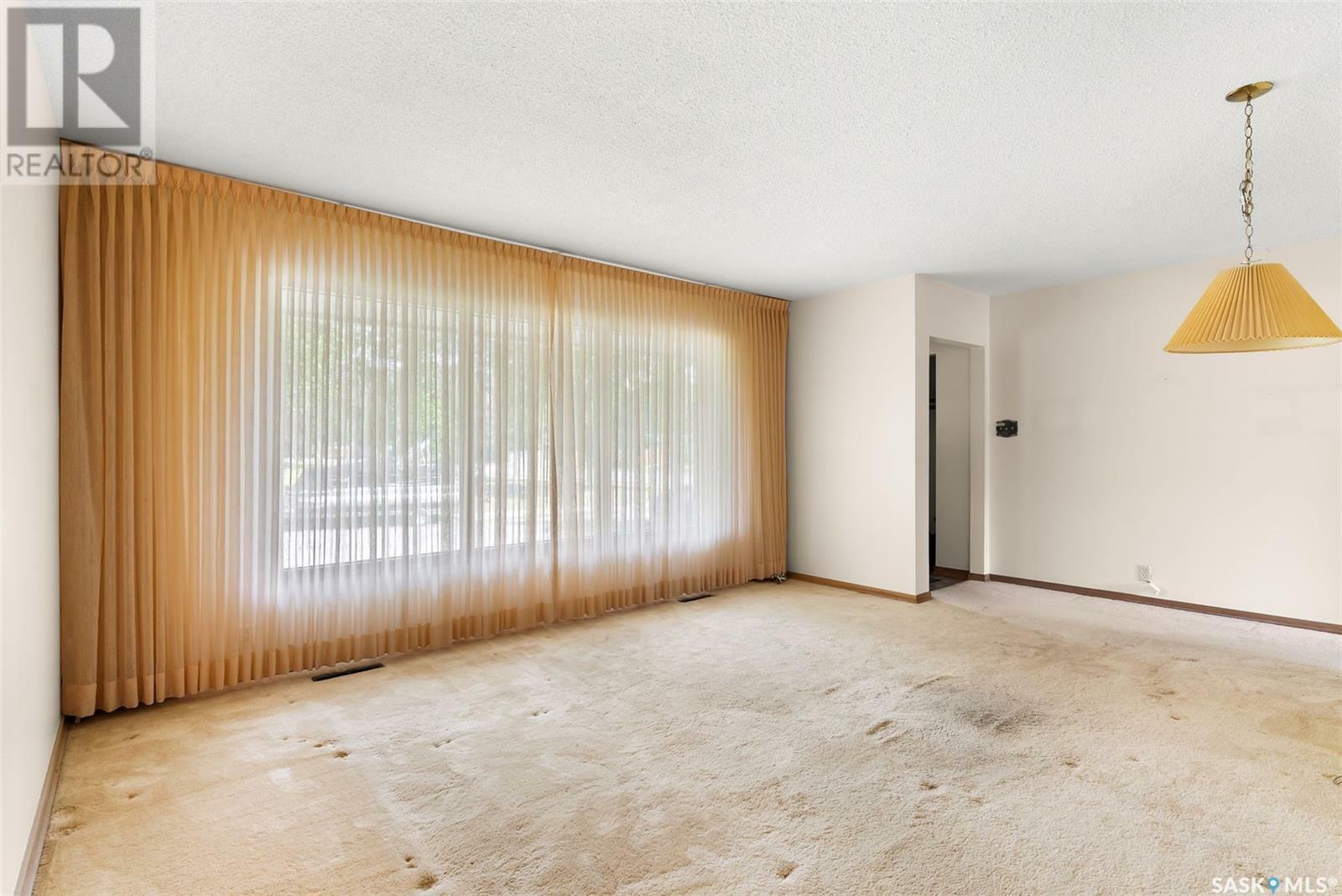 Property Photo: 5656 Walker Crescent SK S4T 6B1