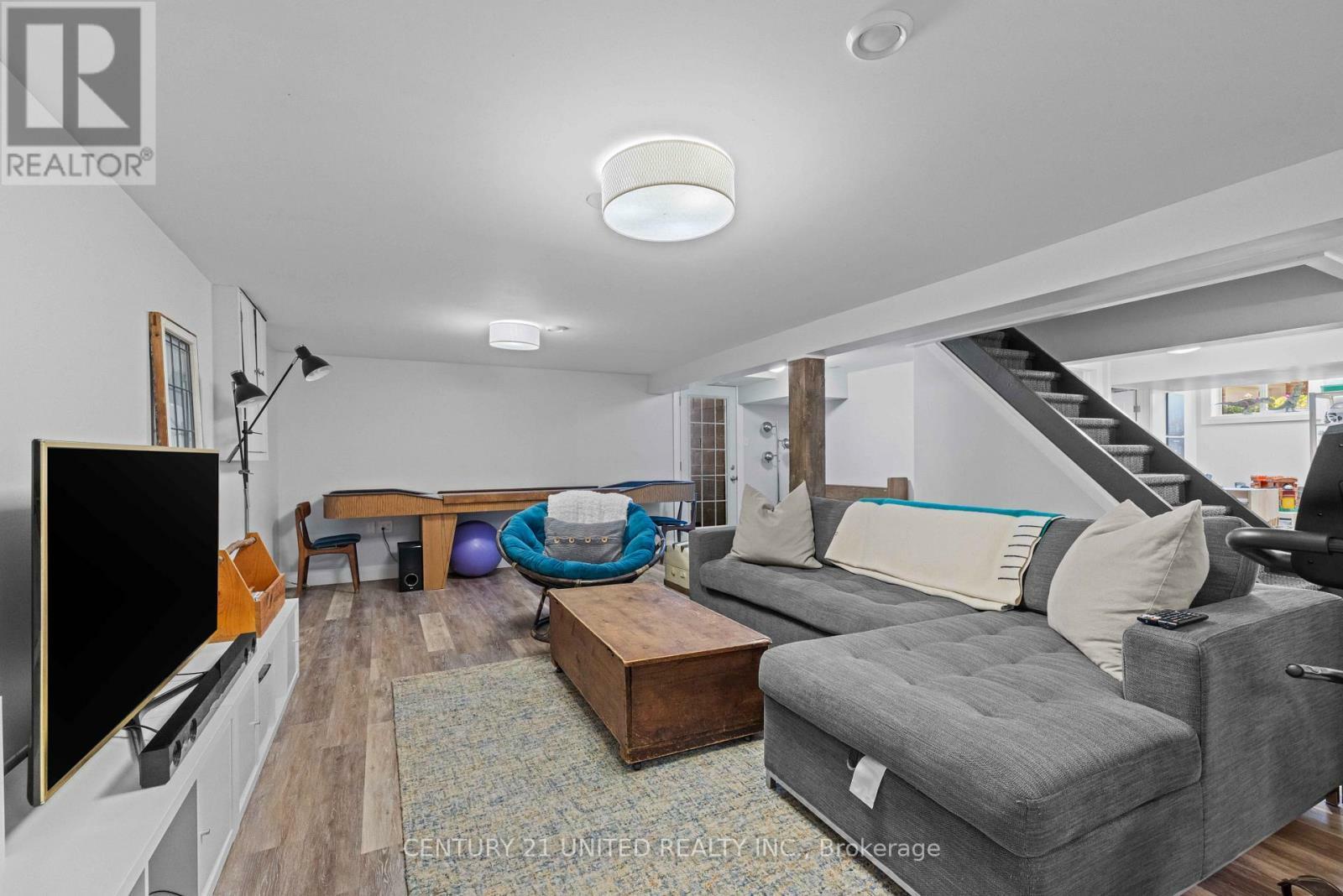 Property Photo: 1382 Gordon Avenue ON K9J 6H4