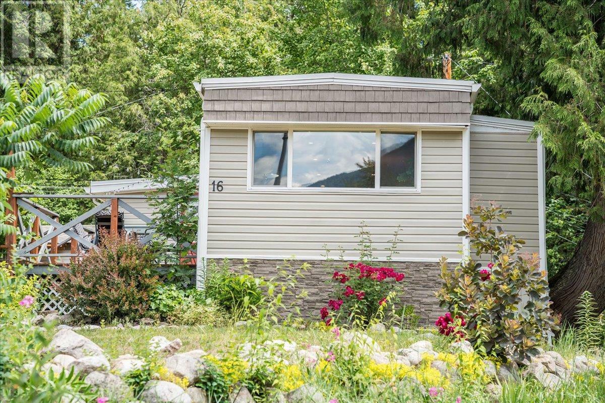 Property Photo: 4029 Broadwater Road 16 BC V1N 4V6