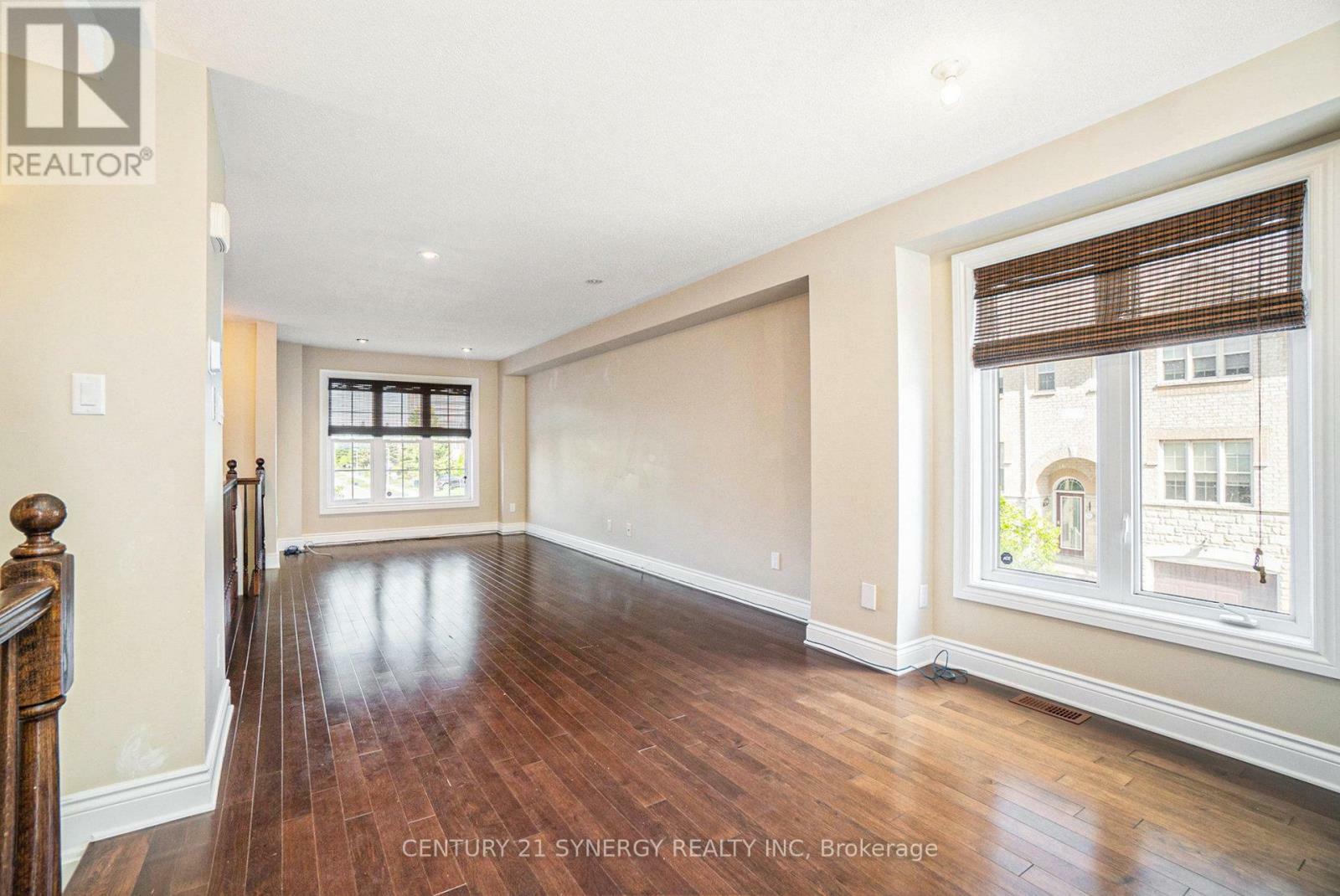 Photo de la propriété: 155 Scout Street ON K2C 4E2