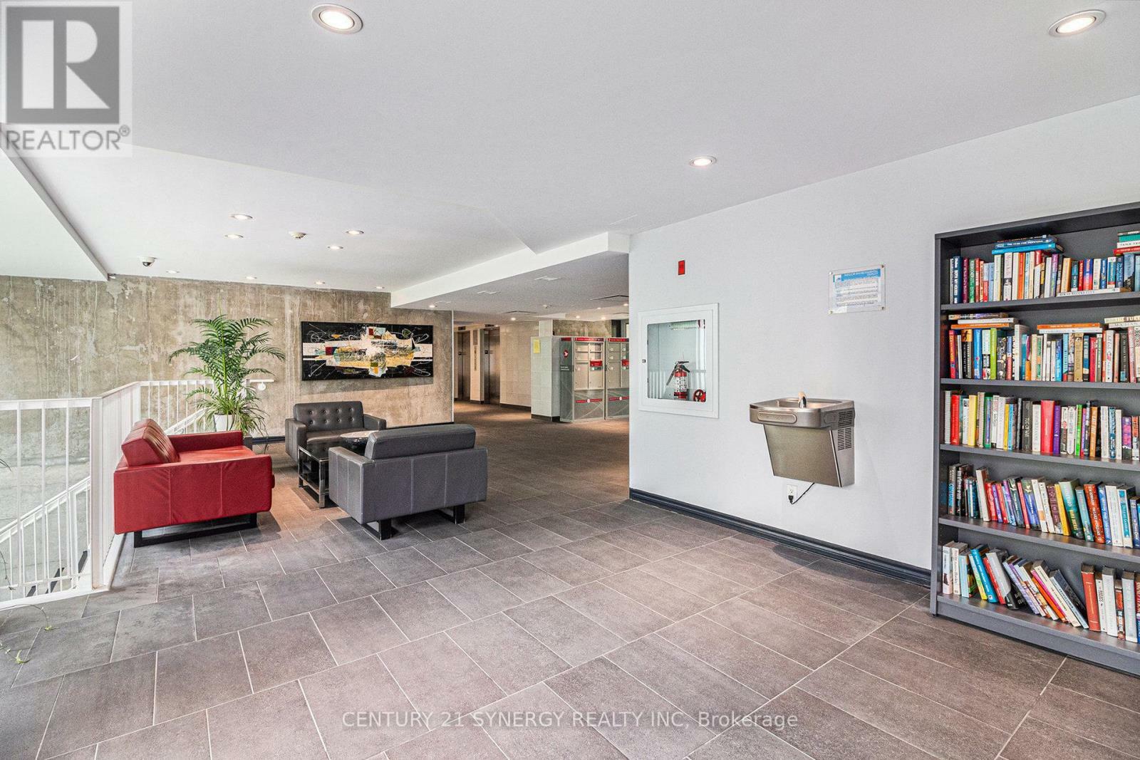 Property Photo: 250 Lett Street 906 ON K1R 0A8