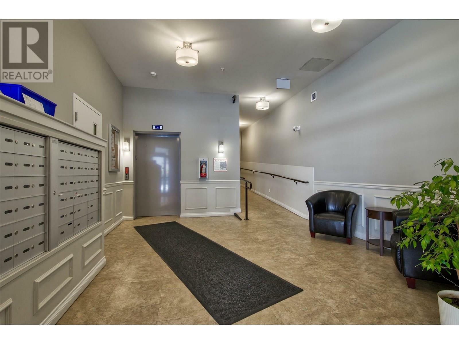 Property Photo: 429 St Paul Street 202 BC V2C 2J7