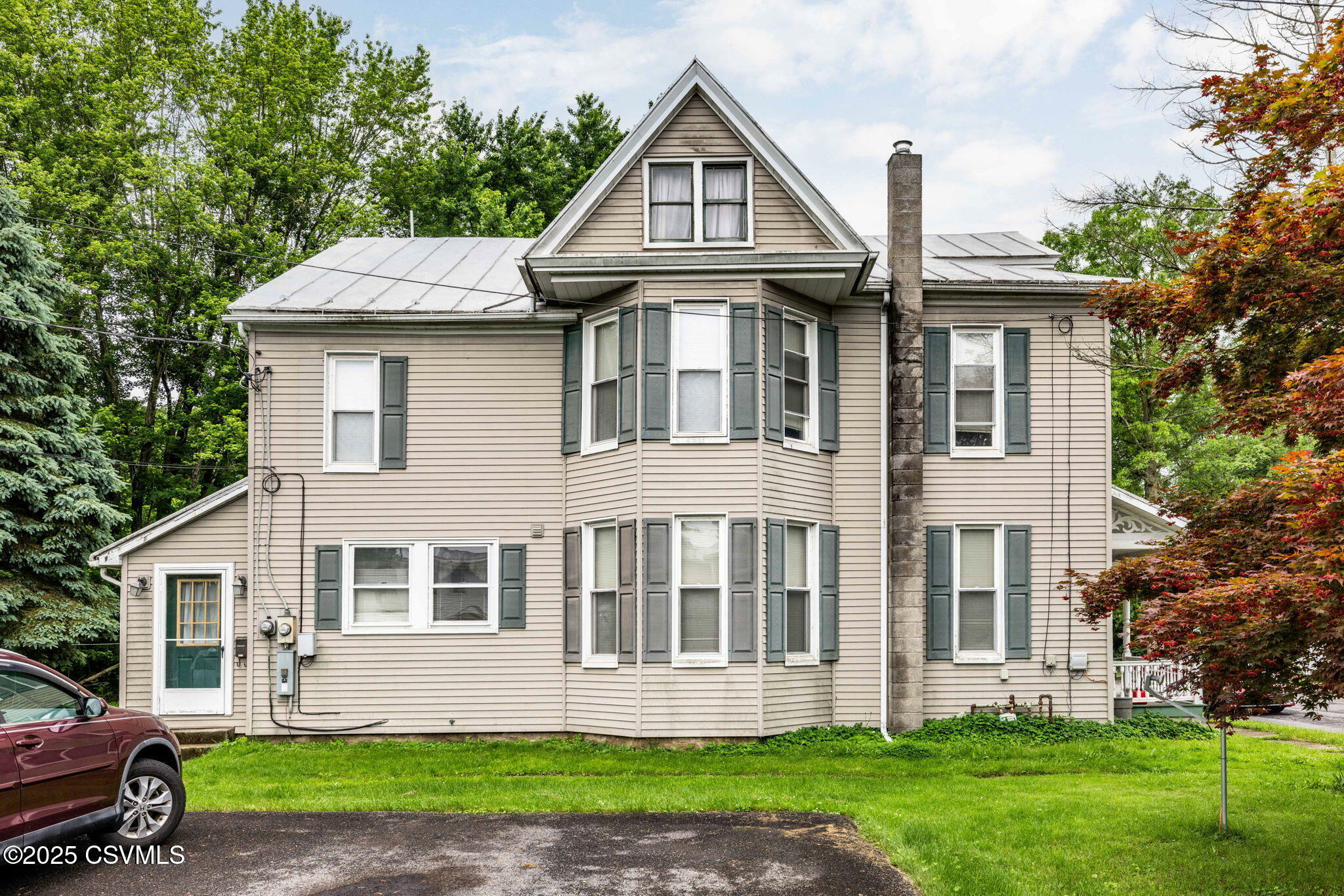 Property Photo:  109 W Ninth Street  PA 17777 