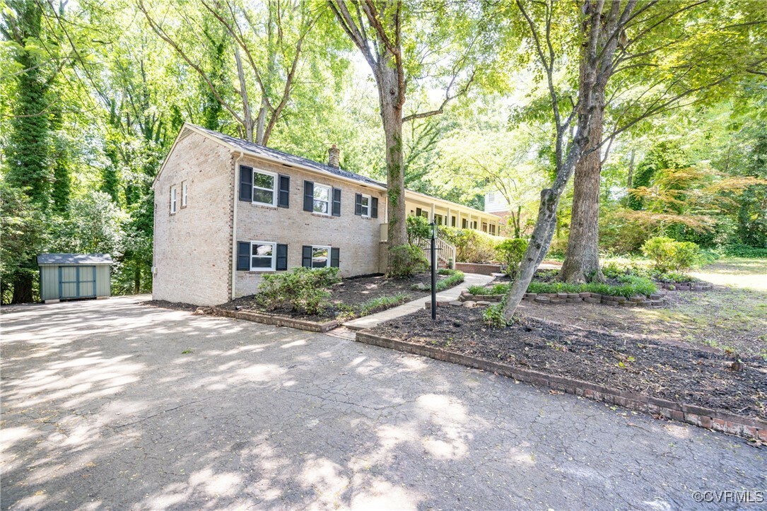 Property Photo: 3415 Lochinvar Drive VA 23235