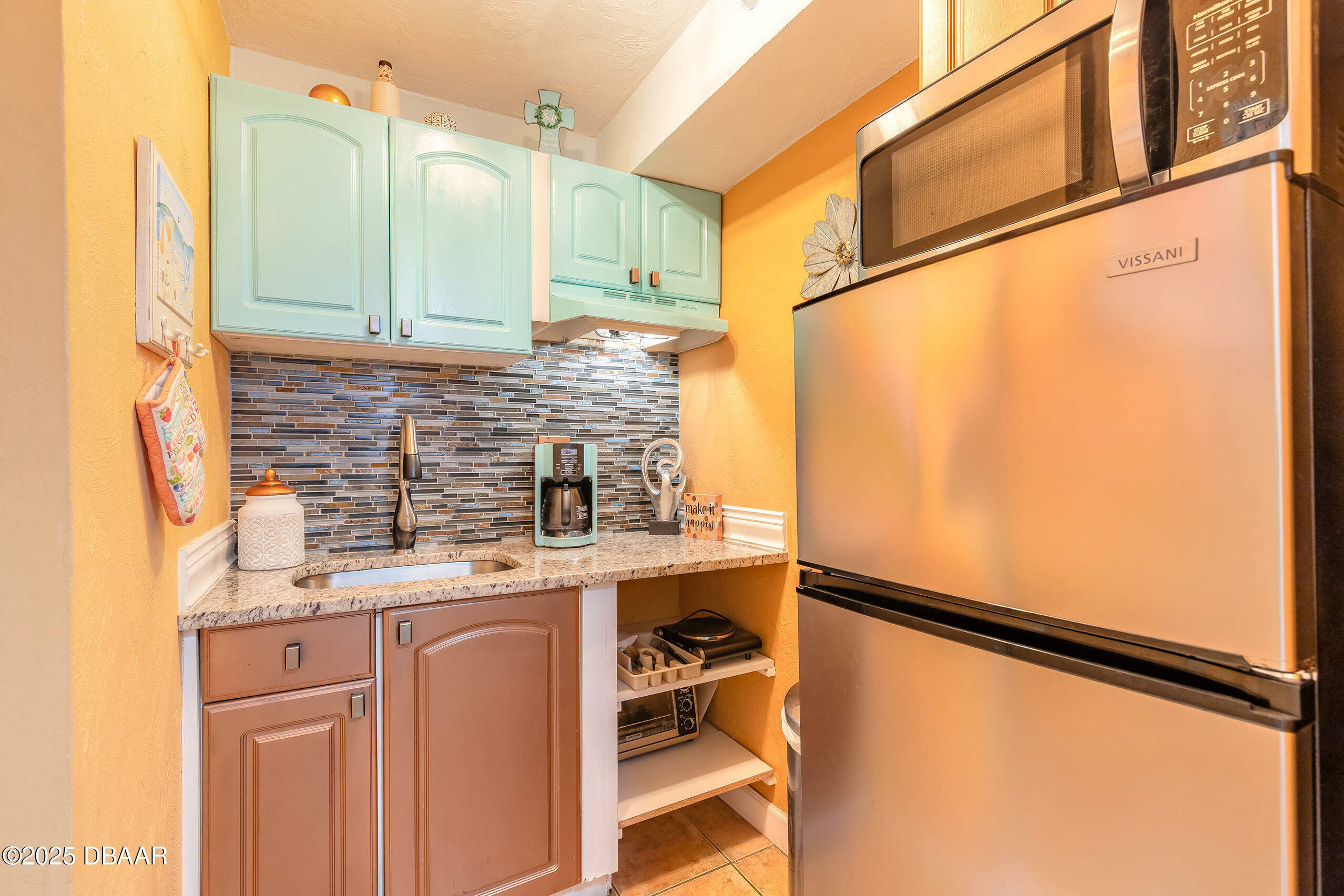 Property Photo: 313 S Atlantic Avenue FL 32118