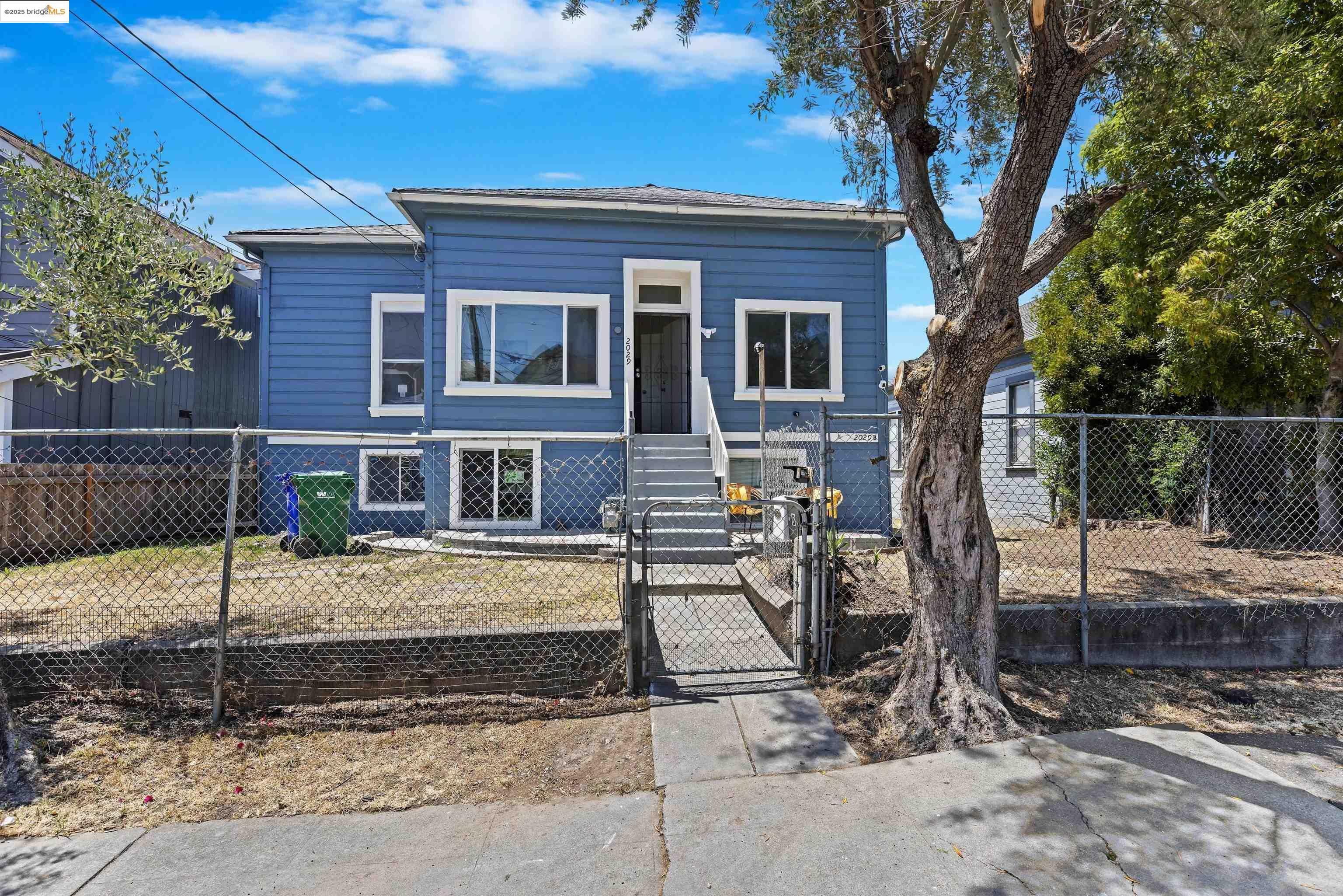 Property Photo: 2029 E 22nd St CA 94606