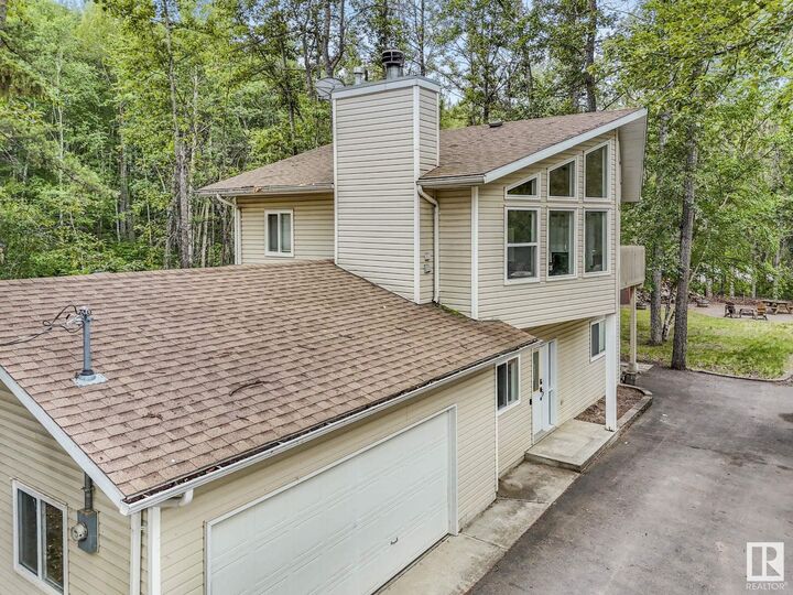 Property Photo: 615 Ash Street AB T8R 0K4