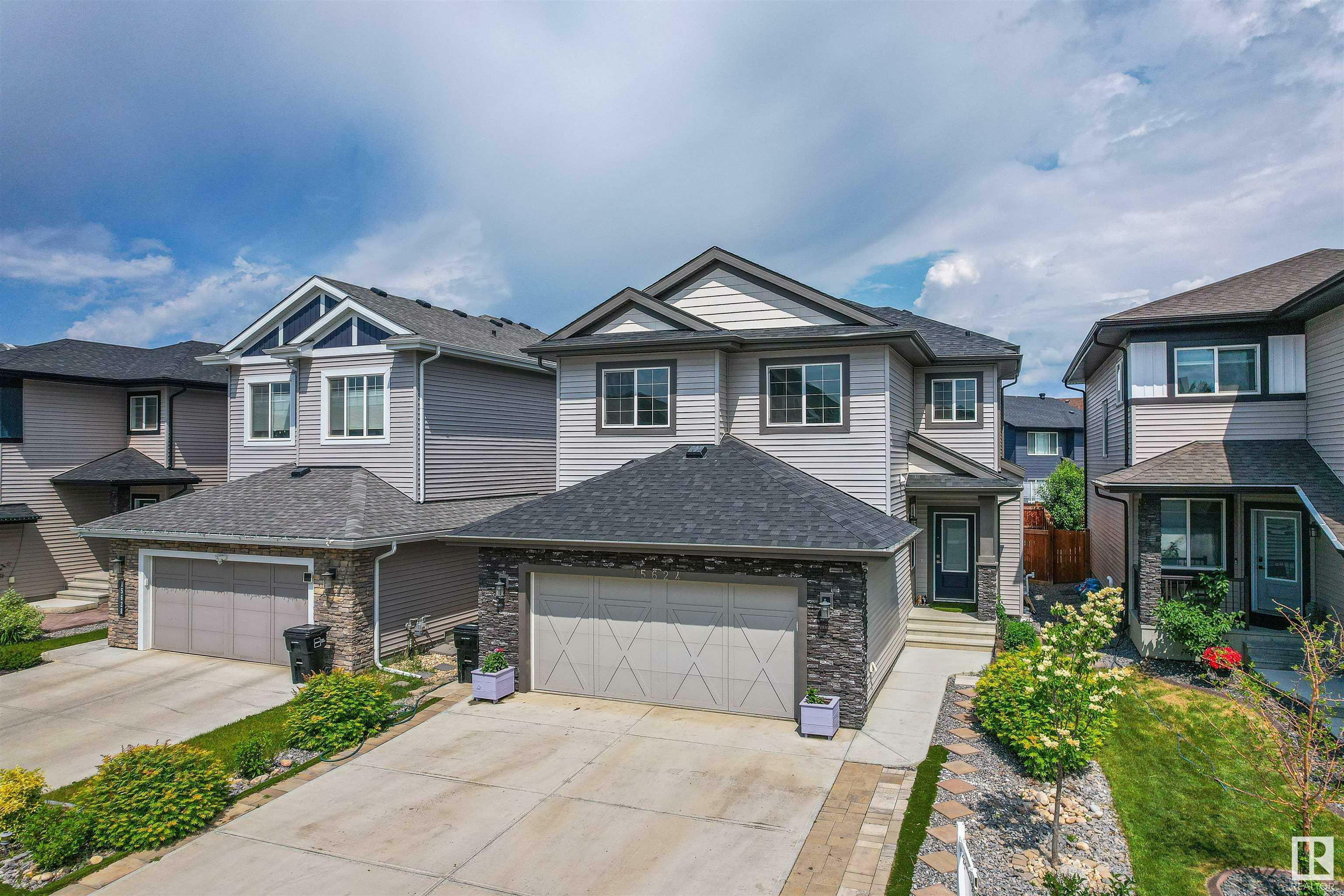 Property Photo: 15624 15 Avenue SW AB T6W 4K8