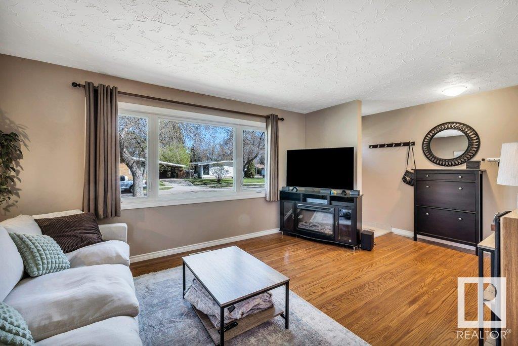 Photo de la propriété: 16509 103 Avenue NW AB T5P 0R1