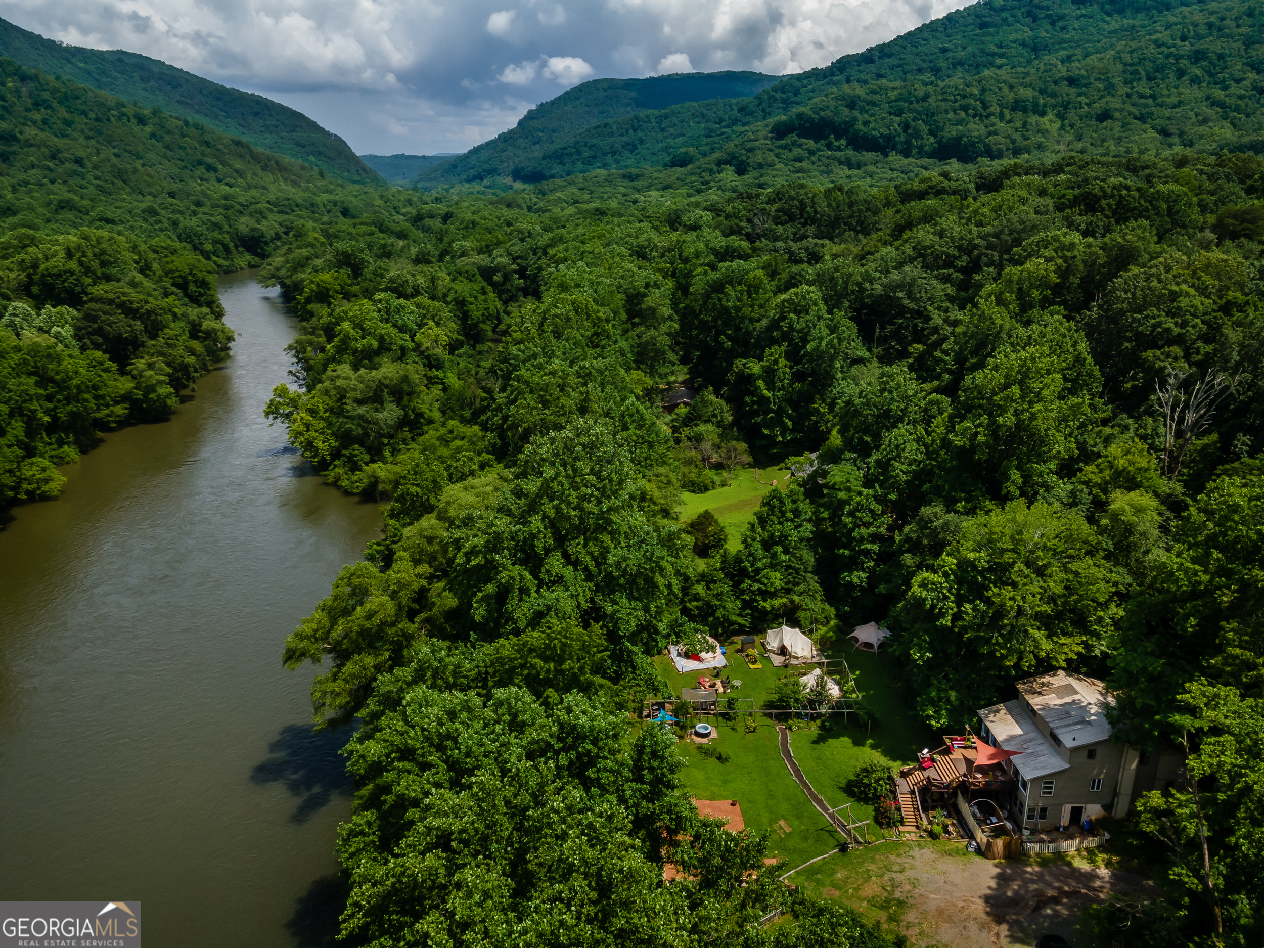 Property Photo: 5518 Highway 30 TN 37307