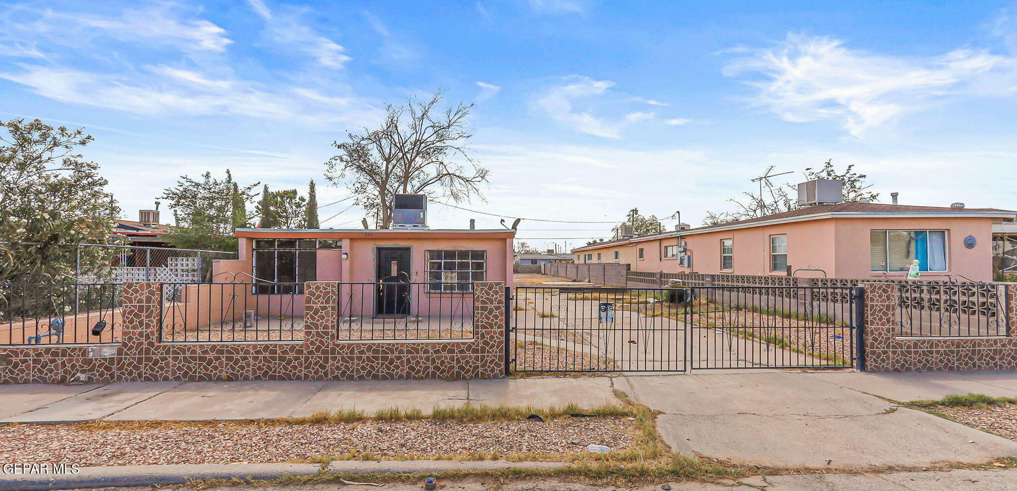 541 Val Verde Street  El Paso TX 79905 photo