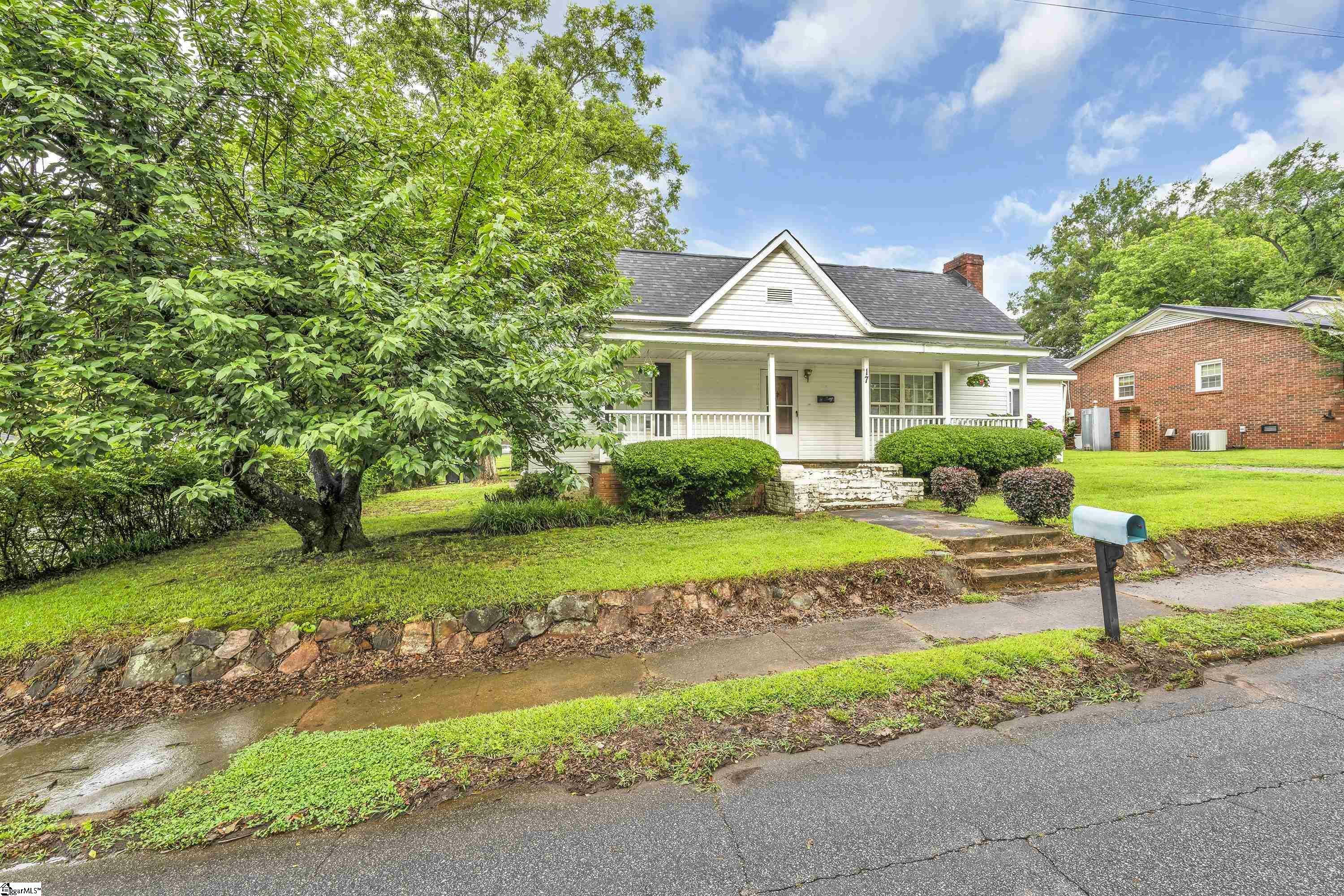 Property Photo: 17 Bishop Street SC 29349