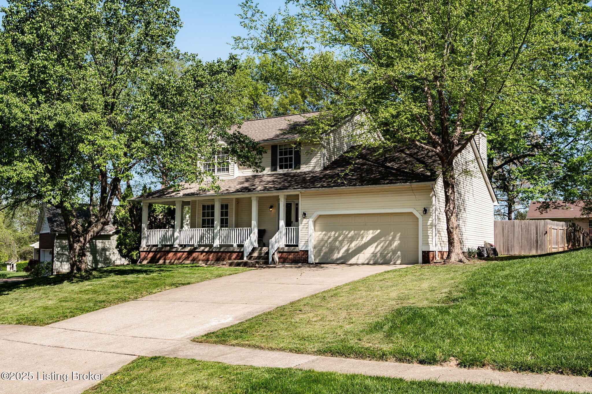 Property Photo: 10707 Hickory Cove Ct KY 40245